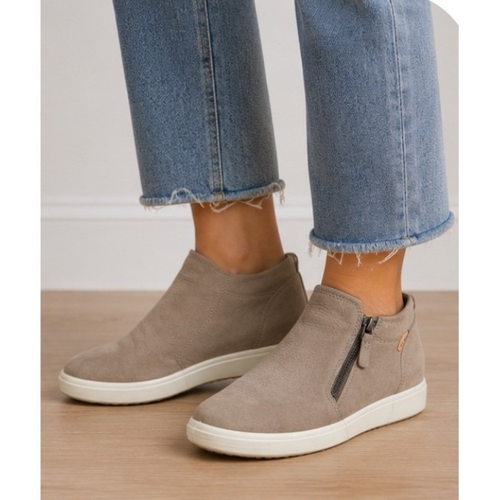 ECCO Soft 7 Tred Gore-Tex Nubuck Leather Zip Sneaker Booties Taupe Grey Womens